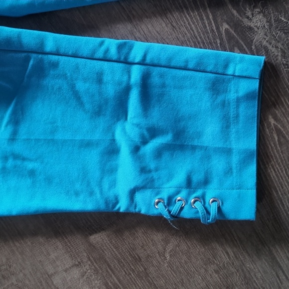 Pants/capris - Picture 2 of 6